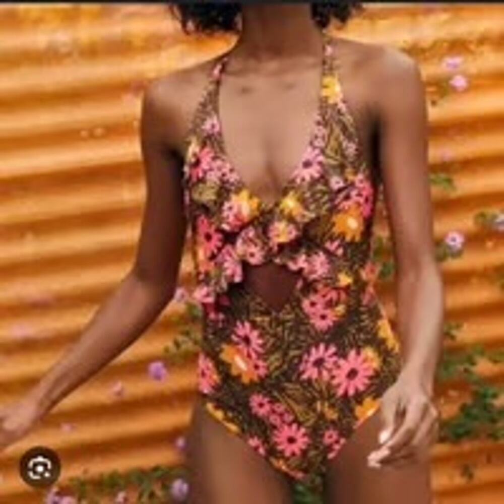 Aerie Floral Ruffle Halter Cutout One Piece Full Coverage Swimsuit Womens XS